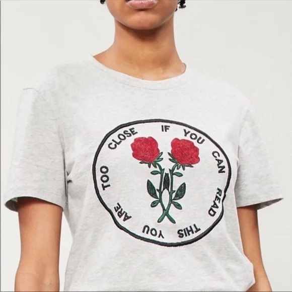 Maje Embroidered T-shirt “If You Can Red This You Are Too Close” Tee Grey Cotton - Picture 6 of 6